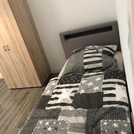 Godorfer Burg Monteuer Zimmer Wesseling Esterno foto