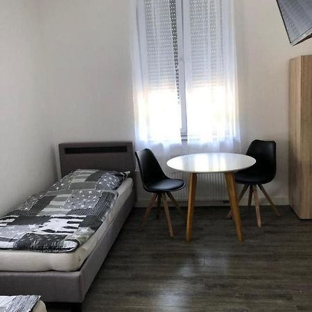 Godorfer Burg Monteuer Zimmer Wesseling Esterno foto