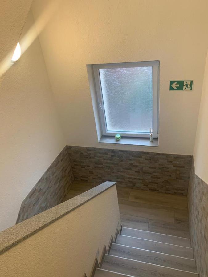 Godorfer Burg Monteuer Zimmer Wesseling Esterno foto